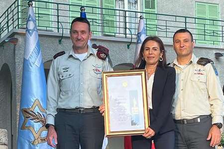 הענקת התעודה מהרמטכל