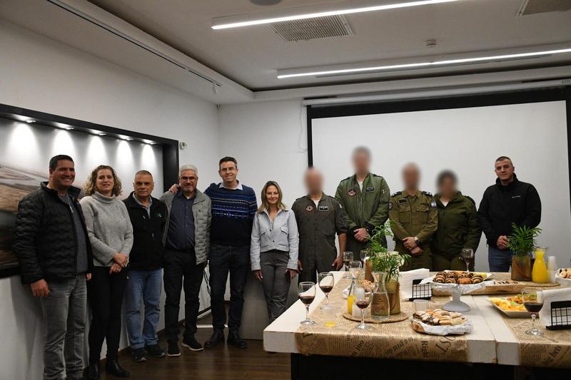 ראשת המועצה עם נציגי המועצה ורמת דוד בסיום פרויקט סלילת כביש הגישה 