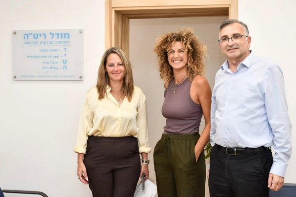 ראשת המועצה בחנוכת המרחב המוגן במושב היוגב